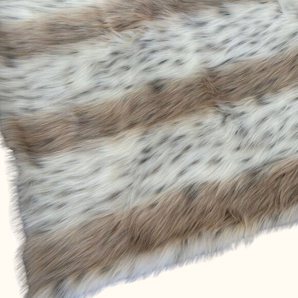 Threshold Faux Fur Fur Throw Blanket Animal Print Tan Cream Cozy Mob Wife Cabin - Picture 6 of 9